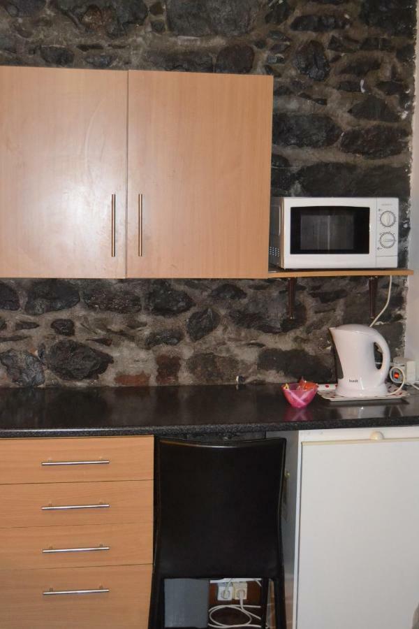 In 1n Apartment